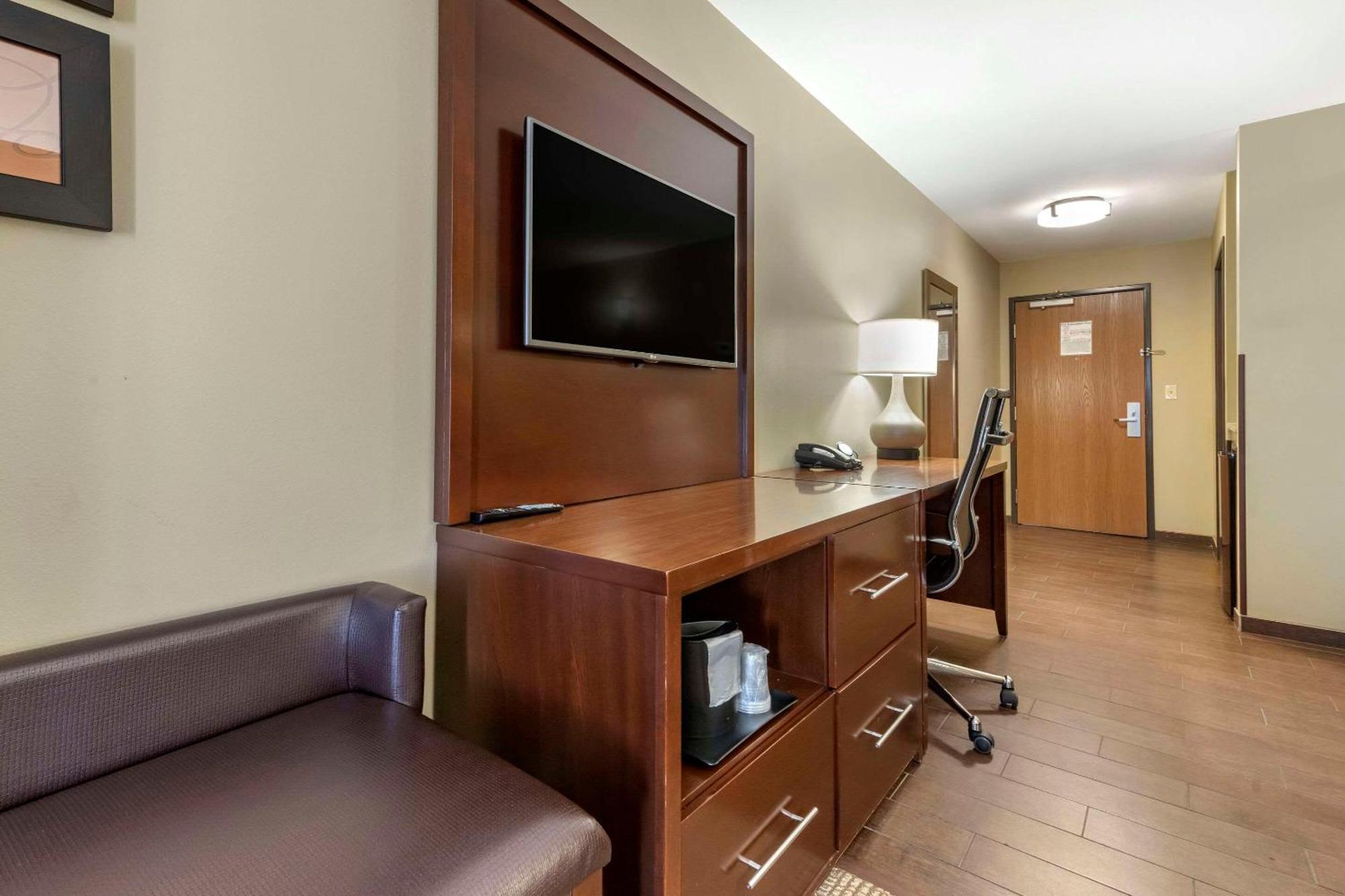 Comfort Suites Bridgeport - Clarksburg Exterior photo